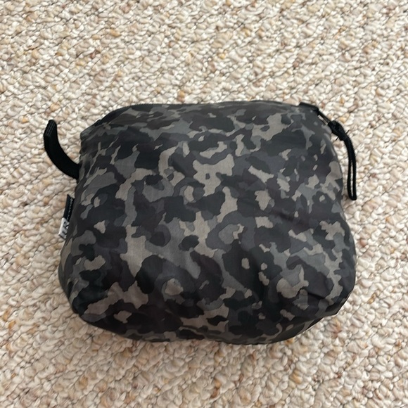 Athleta Camo Packable Tote - Picture 6 of 7